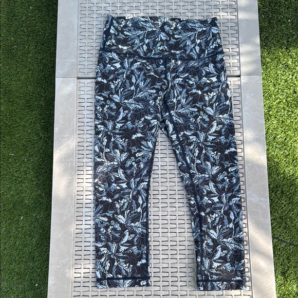 Floral Patterned Leggings - Picture 1 of 6